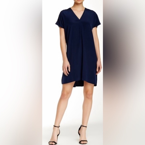 Vince 100% Silk Navy Cap Sleeve V-Neck Popover Dress, size XS - Picture 1 of 7